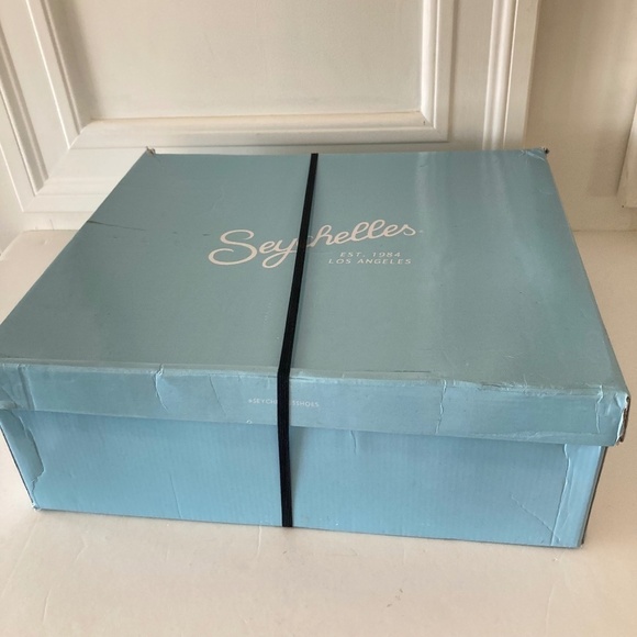 NIB Seychelles Anthropologie Last Chance Beige Patent Leather Boots Sz 7 - Picture 2 of 12